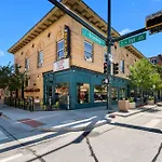 Downtown Stay Off Broadway Nightlife Nearby Parking