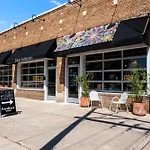 Downtown Stay Off Broadway Nightlife Nearby Parking