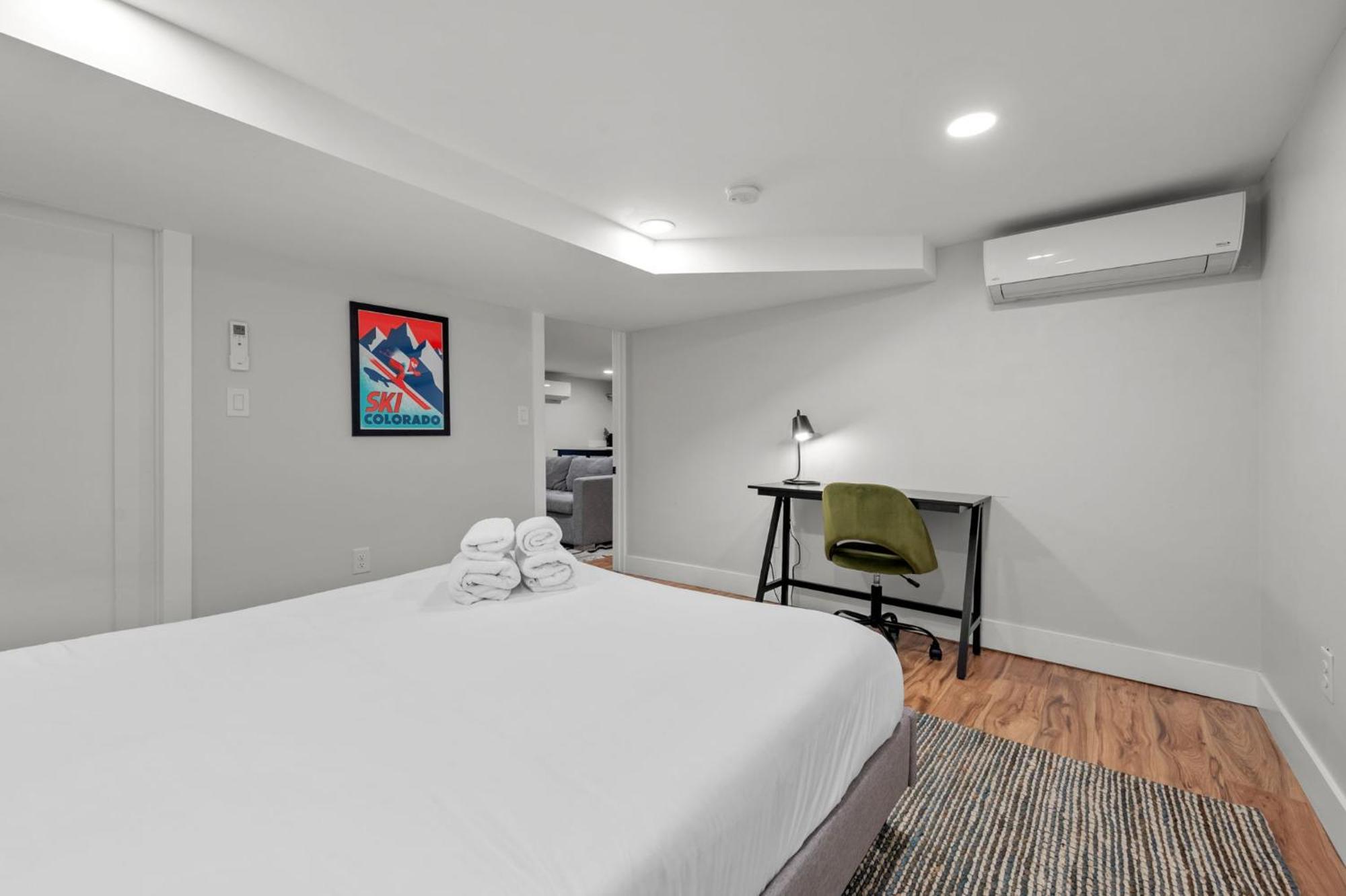 Downtown Off Broadway Nightlife Nearby Parking Apartment