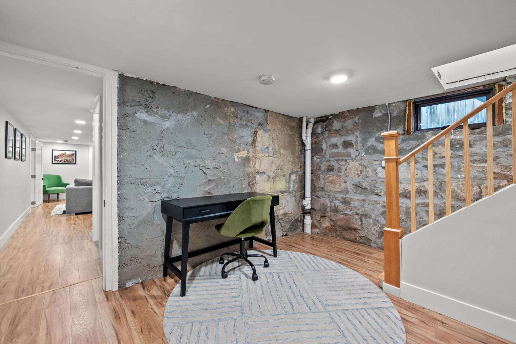 Downtown Off Broadway Nightlife Nearby Parking Apartment *