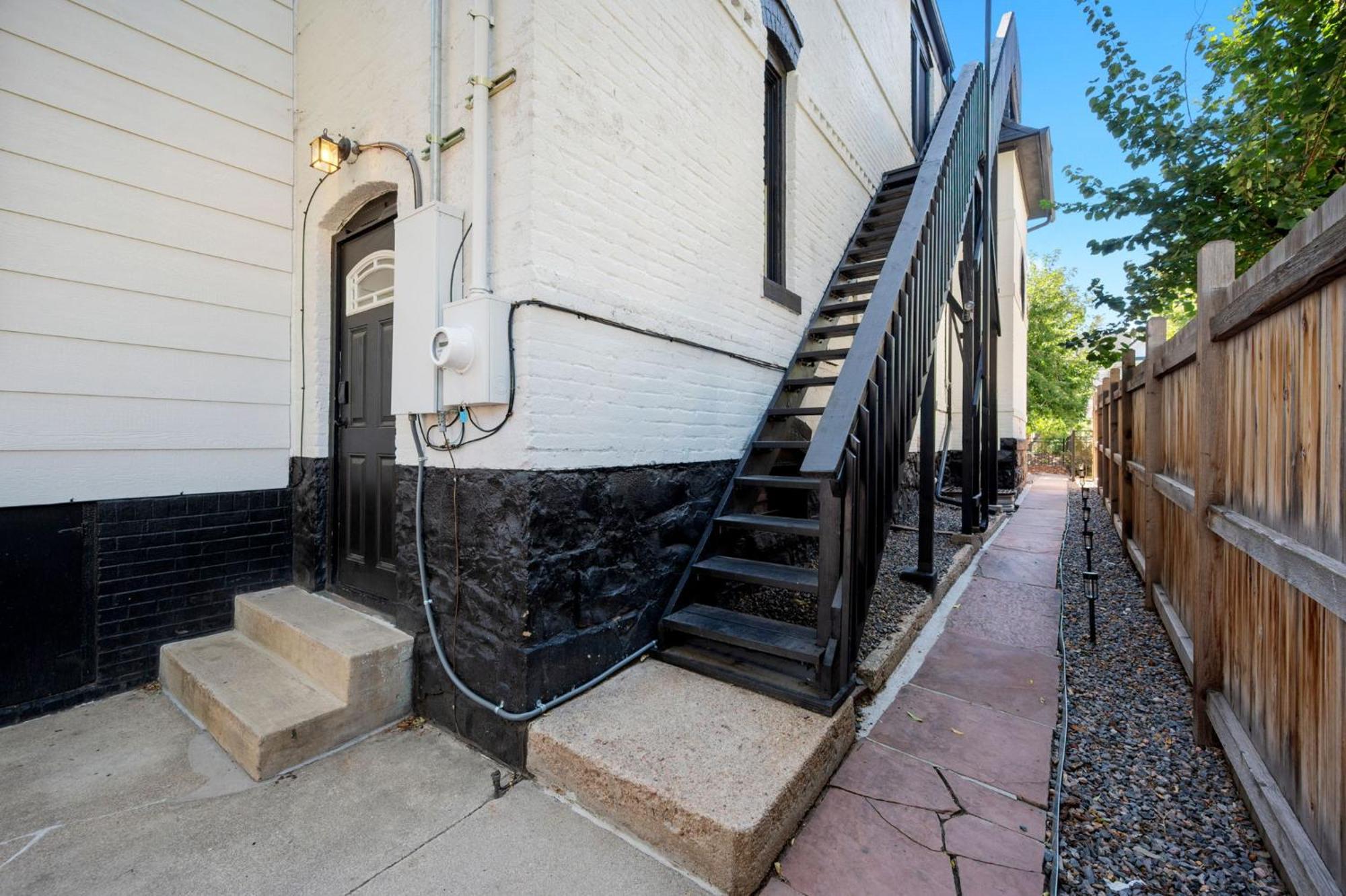 Downtown Off Broadway Nightlife Nearby Parking Apartment Denver
