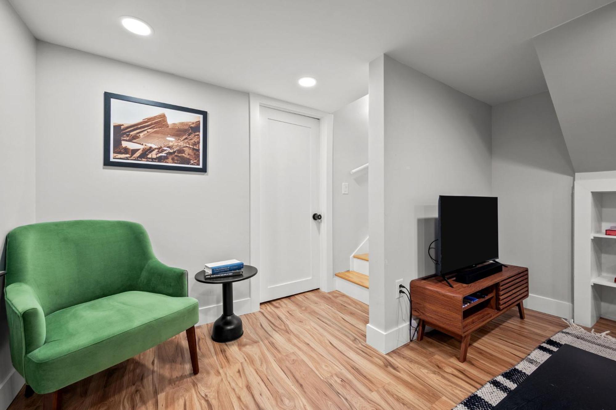 Downtown Off Broadway Nightlife Nearby Parking Apartment Denver