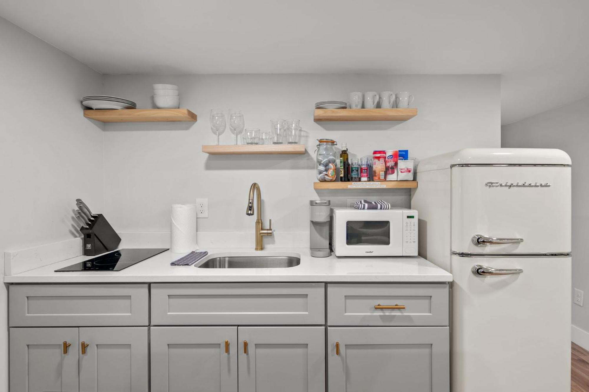Apartment Downtown Off Broadway Nightlife Nearby Parking *