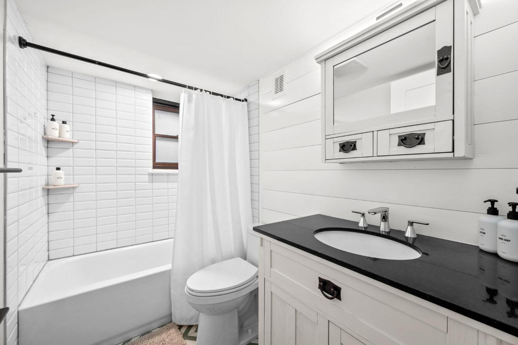 Downtown Off Broadway Nightlife Nearby Parking Apartment Denver